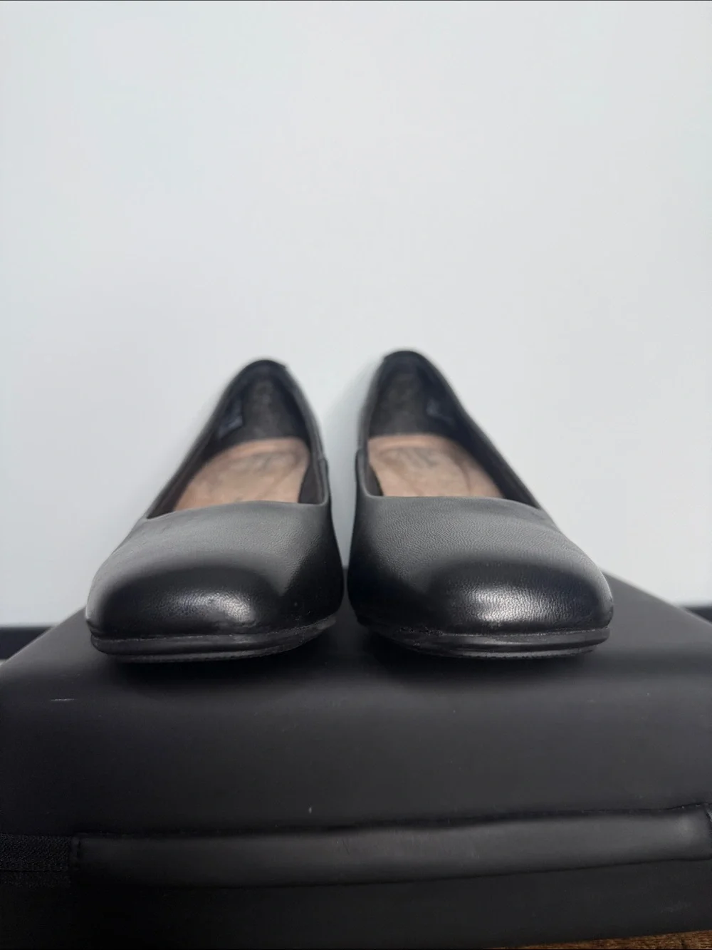 Clarks Kyndall Iris Pump in Black Leather Size 7.5